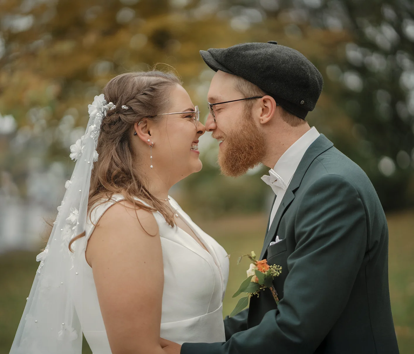 Freude nach der Trauung in der Michaelskirche am Schlossberg Heidenheim