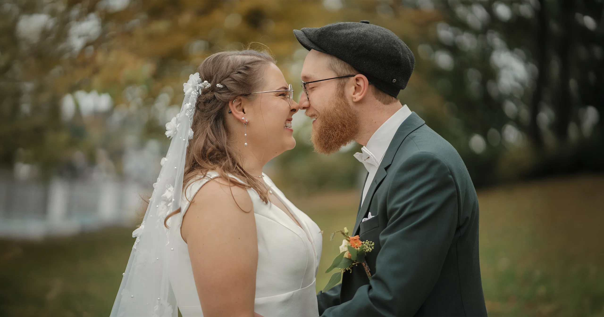 Freude nach der Trauung in der Michaelskirche am Schlossberg Heidenheim